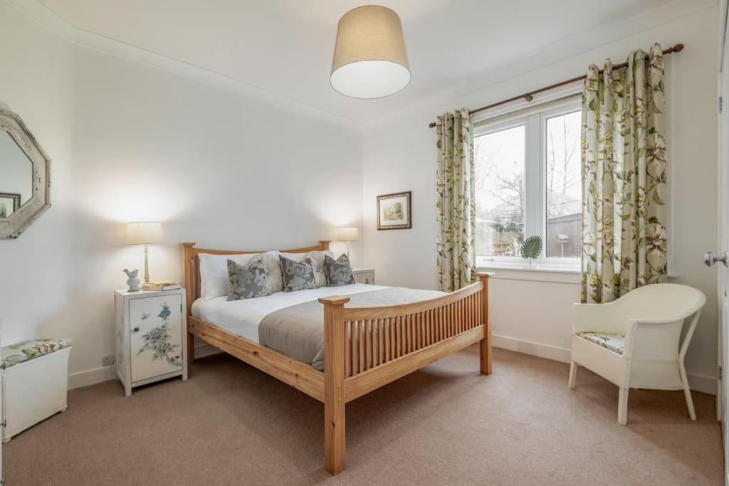 Heather Cottage, 2 Bedroom In Holiday home