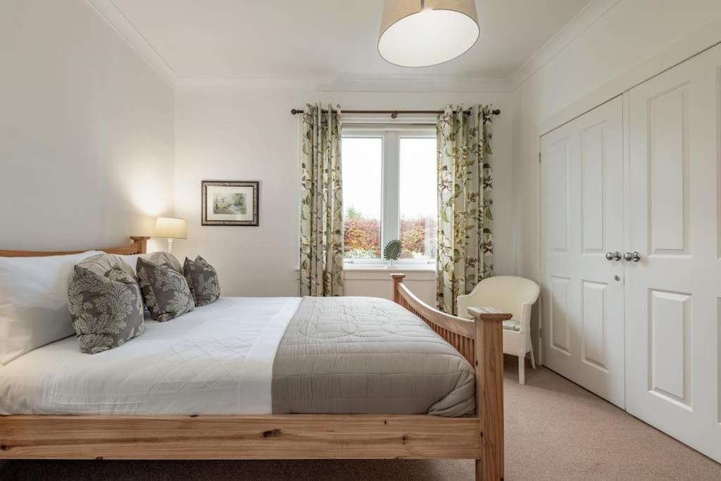Holiday home Heather Cottage, 2 Bedroom In *