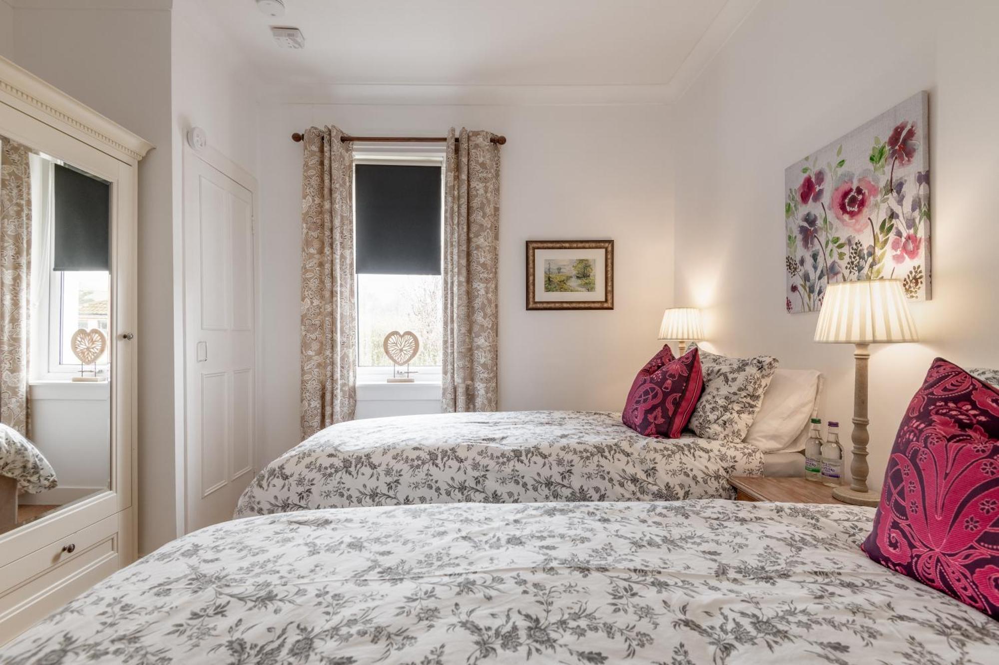 Heather Cottage, 2 Bedroom In Holiday home Comrie